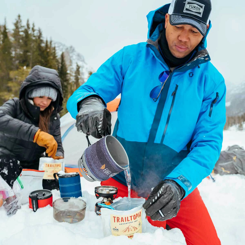 Jetboil MiniMo adventure pouring water